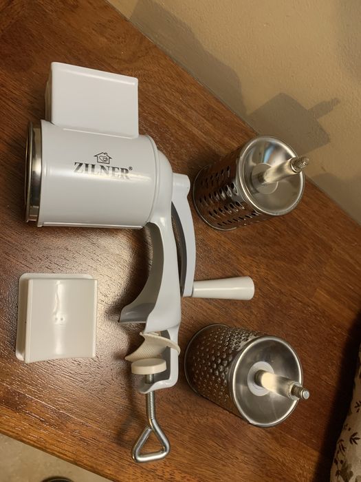 Maszynka do tarcia bułki orzechów sera