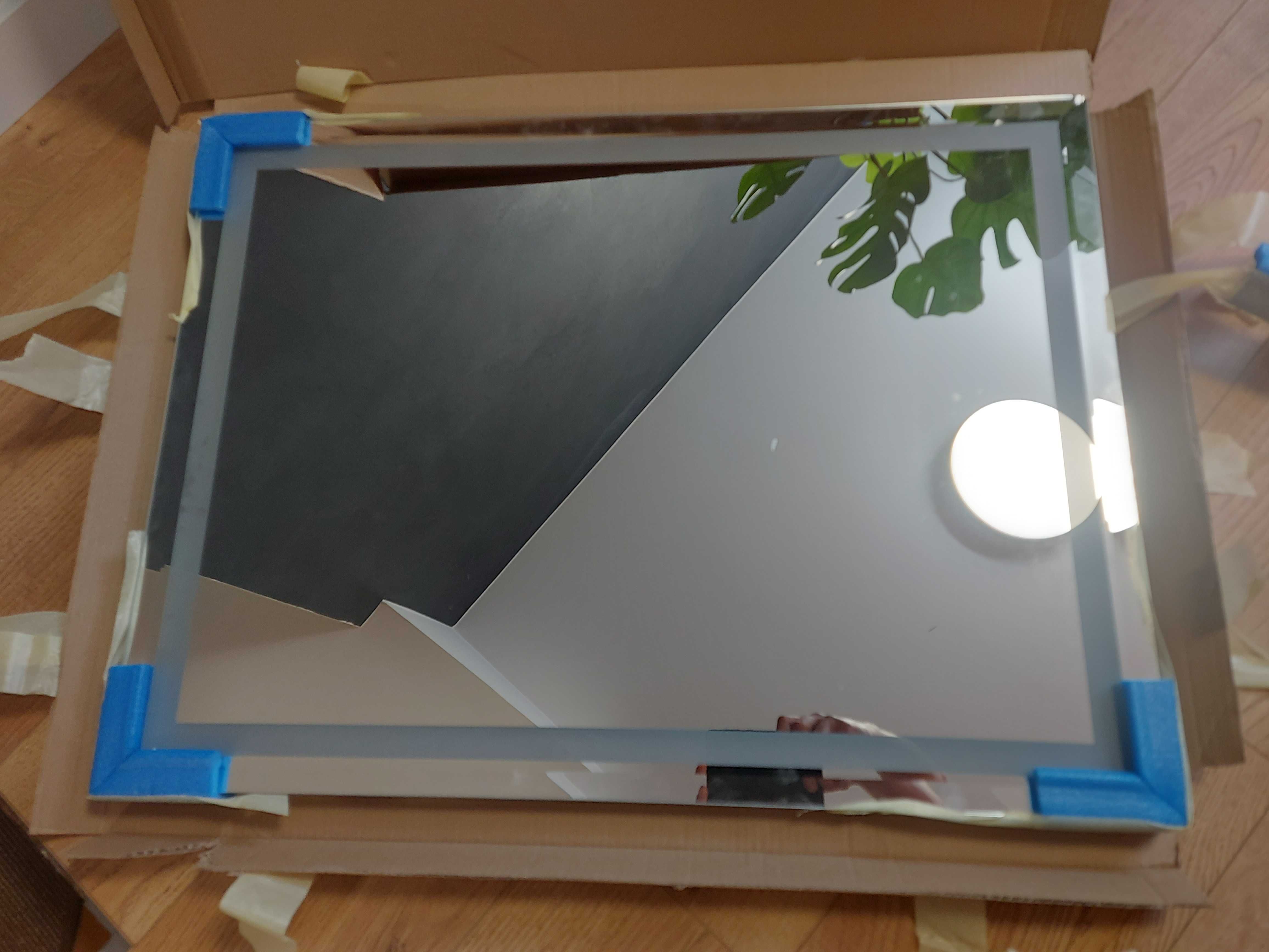 Nowe lustro z wbudowanym oświetleniem 60 x 80