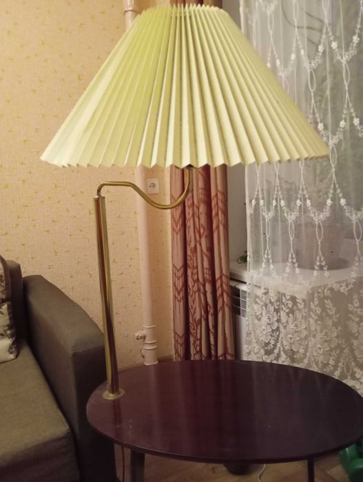 Продам сучасний торшер