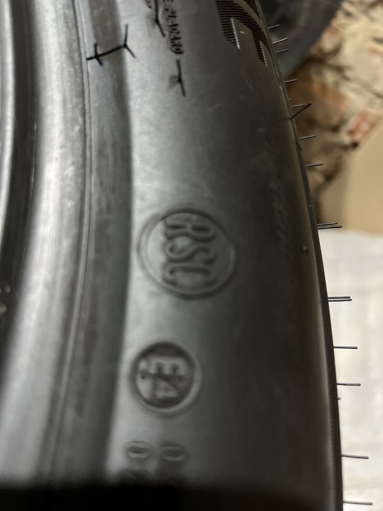 275/45/20 305/40/20 Bridgestone Ran Flat 275.45.20 305.40.20