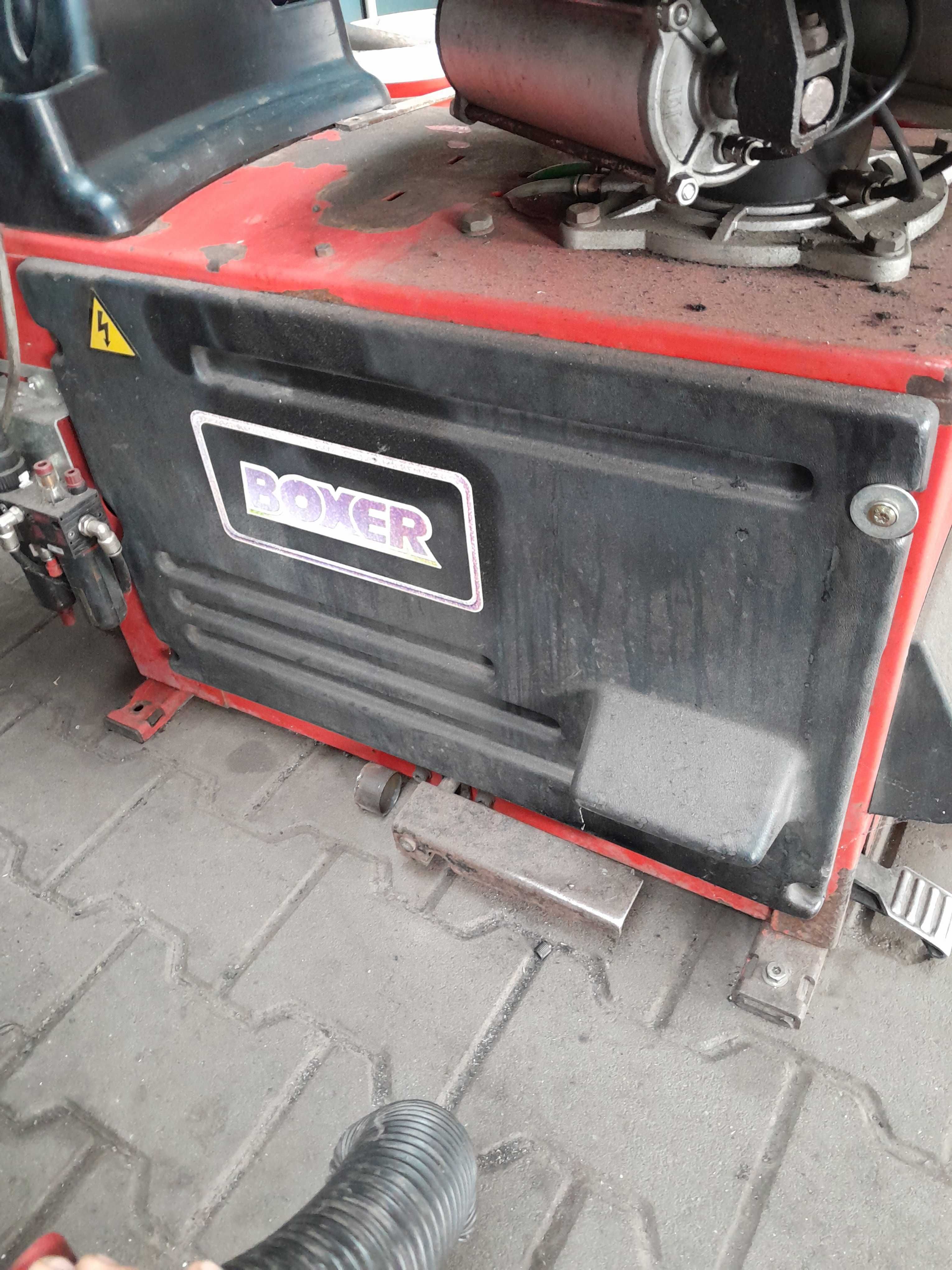 Montażownica BOXER SUPER LX do opon kół osobowych