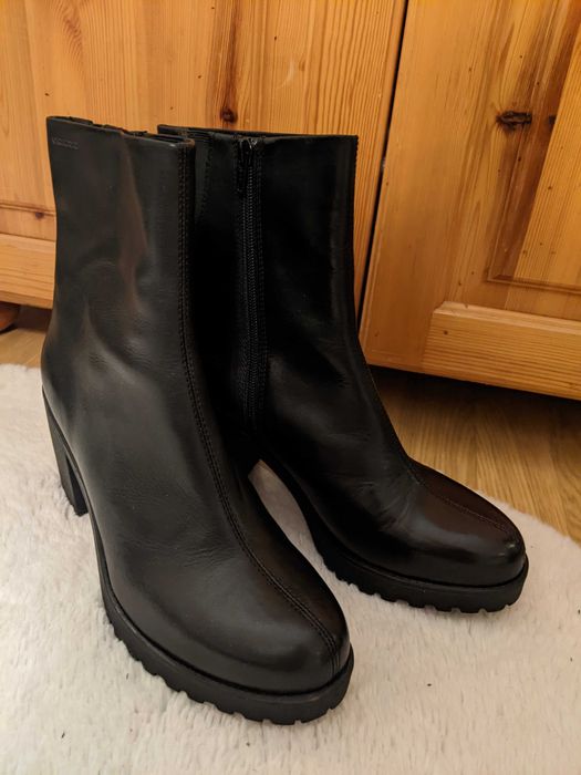 Ботильйони жіночі Vagabond демісезонні р.41 шкіра молнія платформа