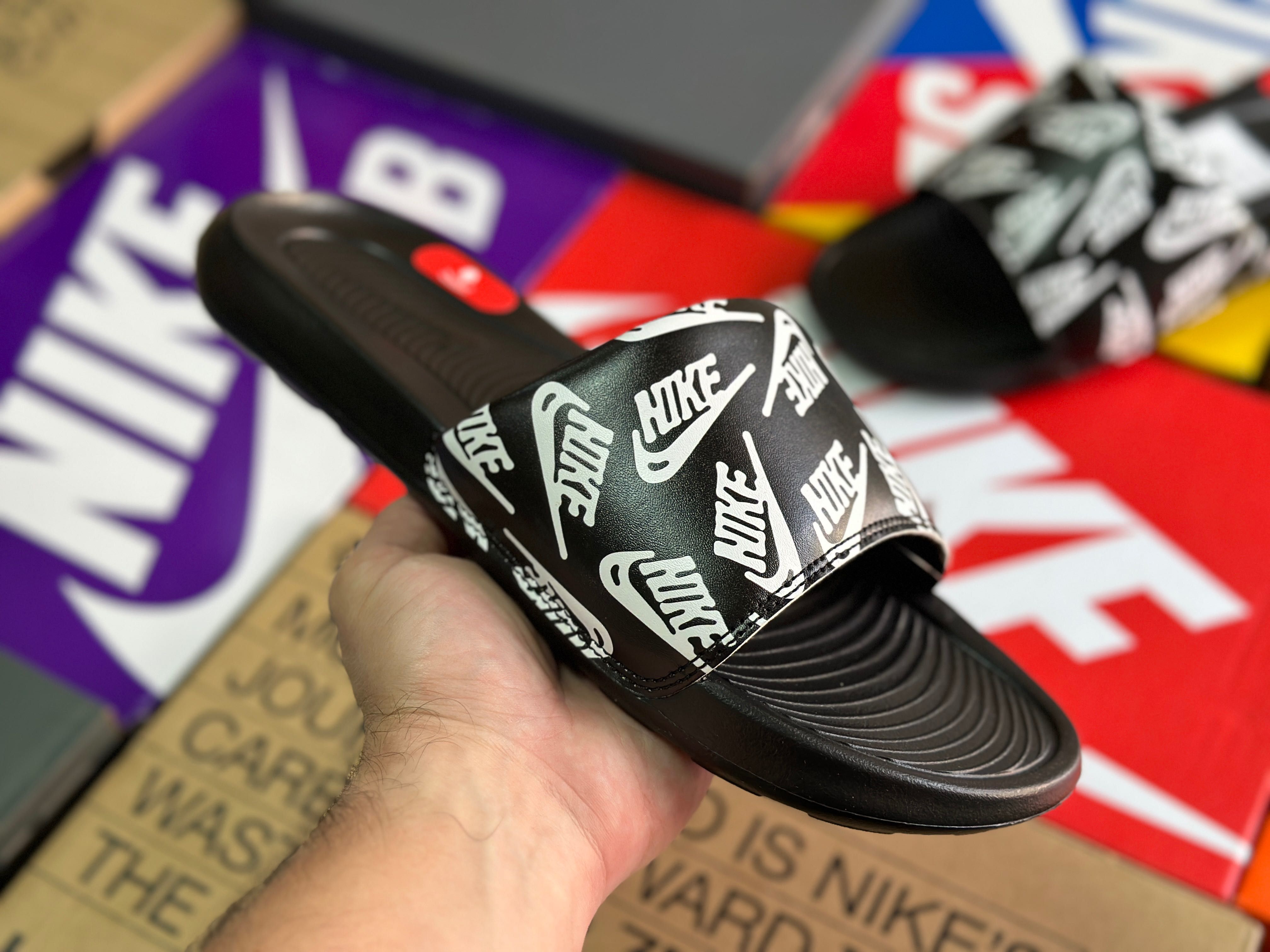 Шльопанці Nike Victori One Slide Print капці тапочки CN9678-008