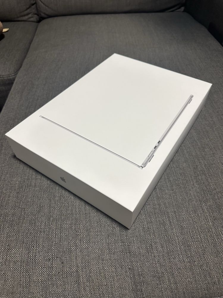 Macbook Air 15 M3 16/512