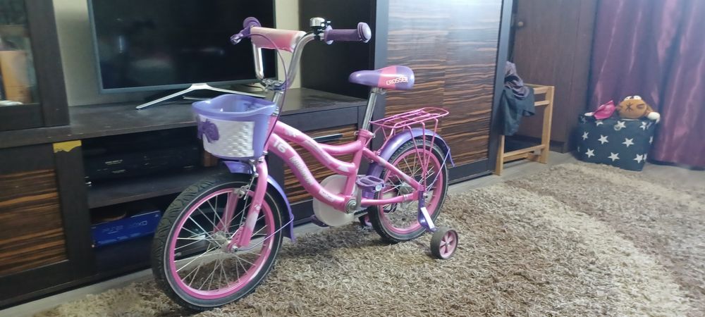 Детский велосипед для девочки.