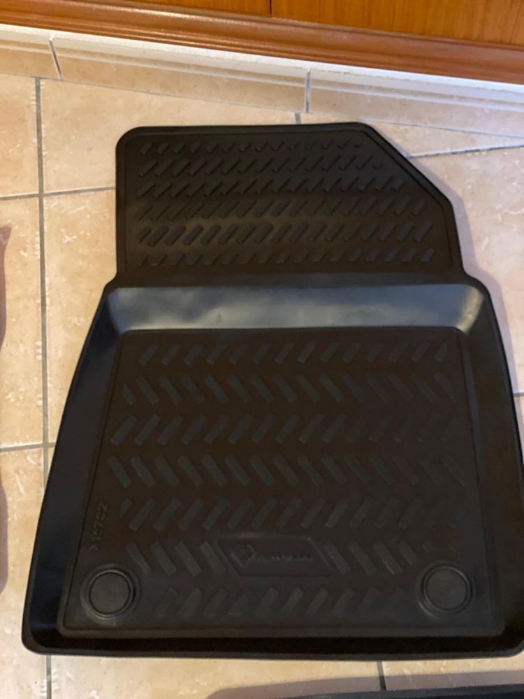 Conjunto de tapetes de borracha de design 3D, para Renault Captur