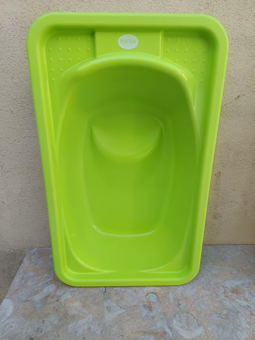 Vendo duas banheiras e cadeira de banho