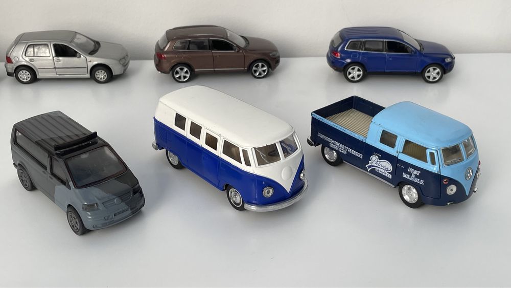 Машинки металеві Volkswagen іграшки колекційні дитячі Touareg Passat