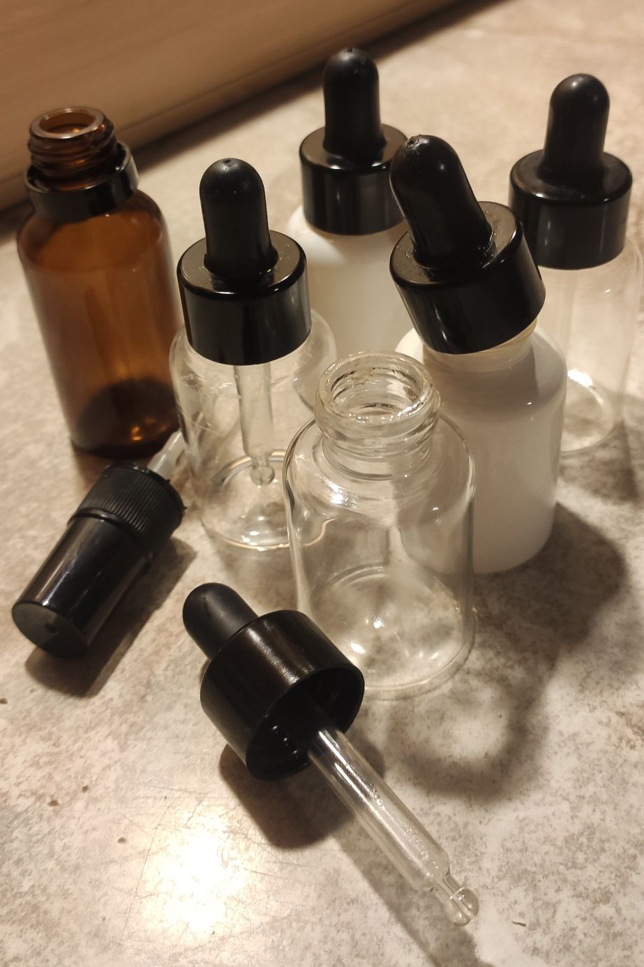 8 sztuk dozowników szklanych z pompką na kosmetyki płynne serum