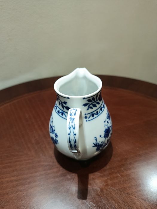 Śliczny stary mlecznik porcelana Kahla