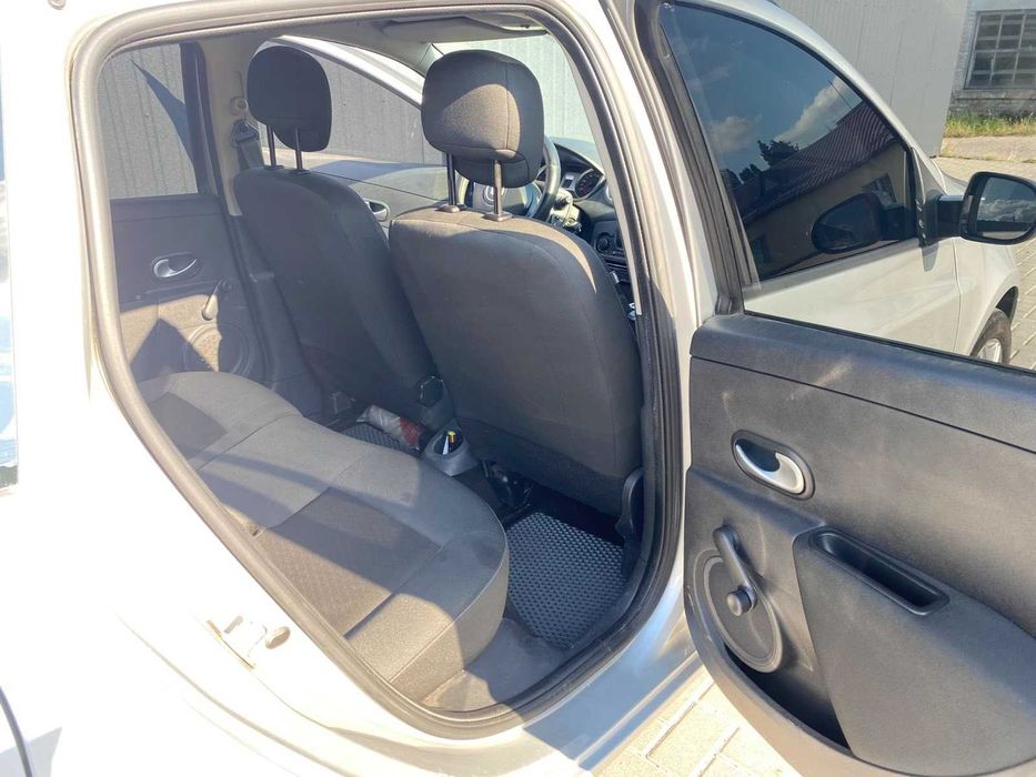 Автомобіль Рено Кліо