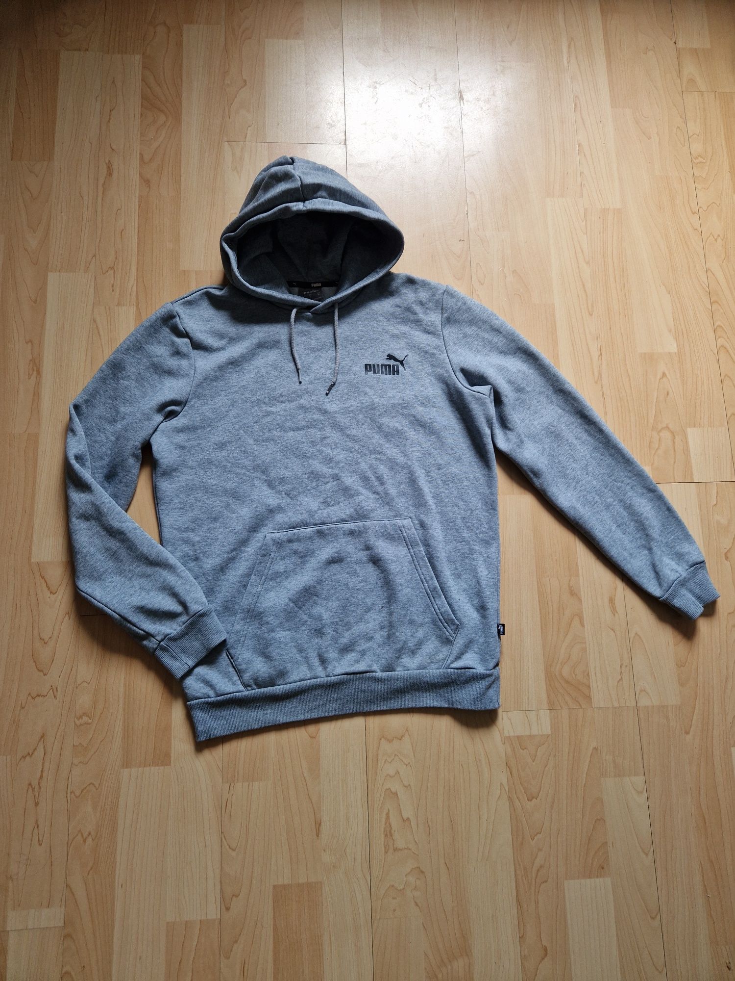 Bluza Puma
Rozmiar: S/M
Wymiary:
Szerokość mierzon pod pachami:2x53cm