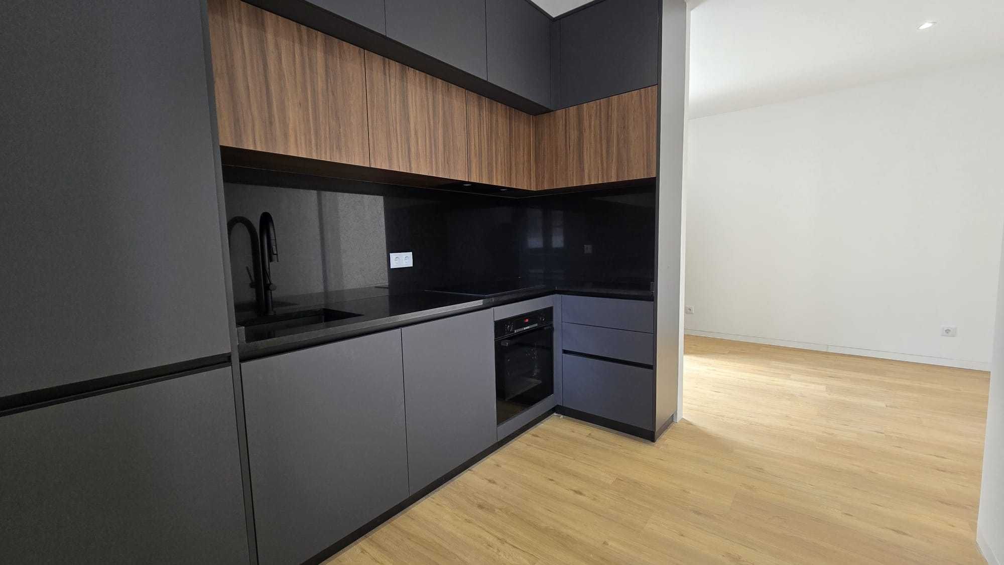 Vende-se Andar moradia NOVOS  T2 Campanhã