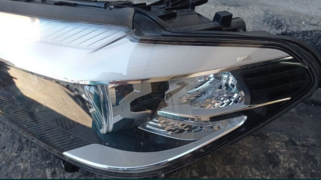 Farol xenon direto BMW serie 5, 2020
