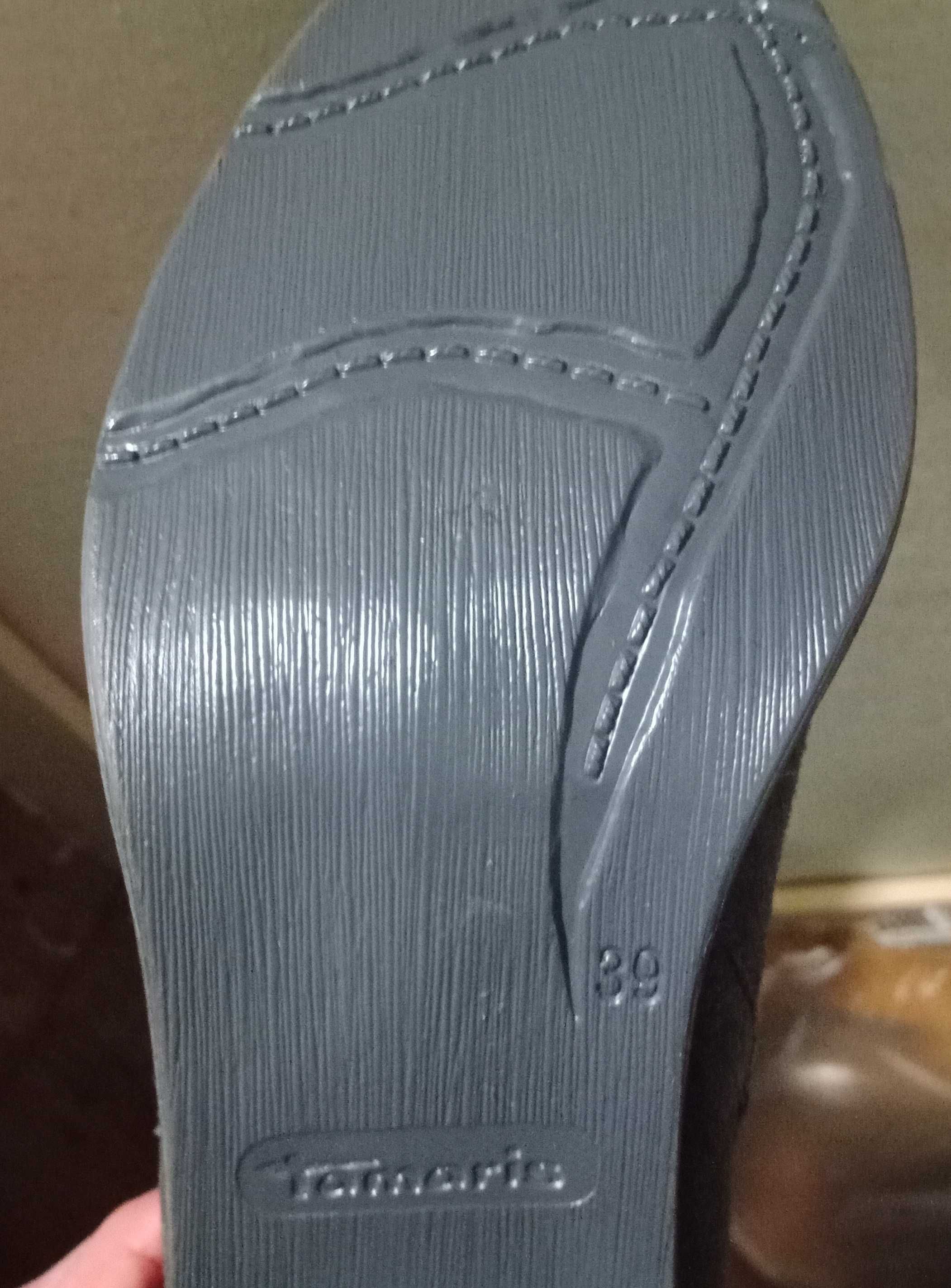 Новые Фирменные замшевые серые сапоги Tamaris стелька 25.5 см