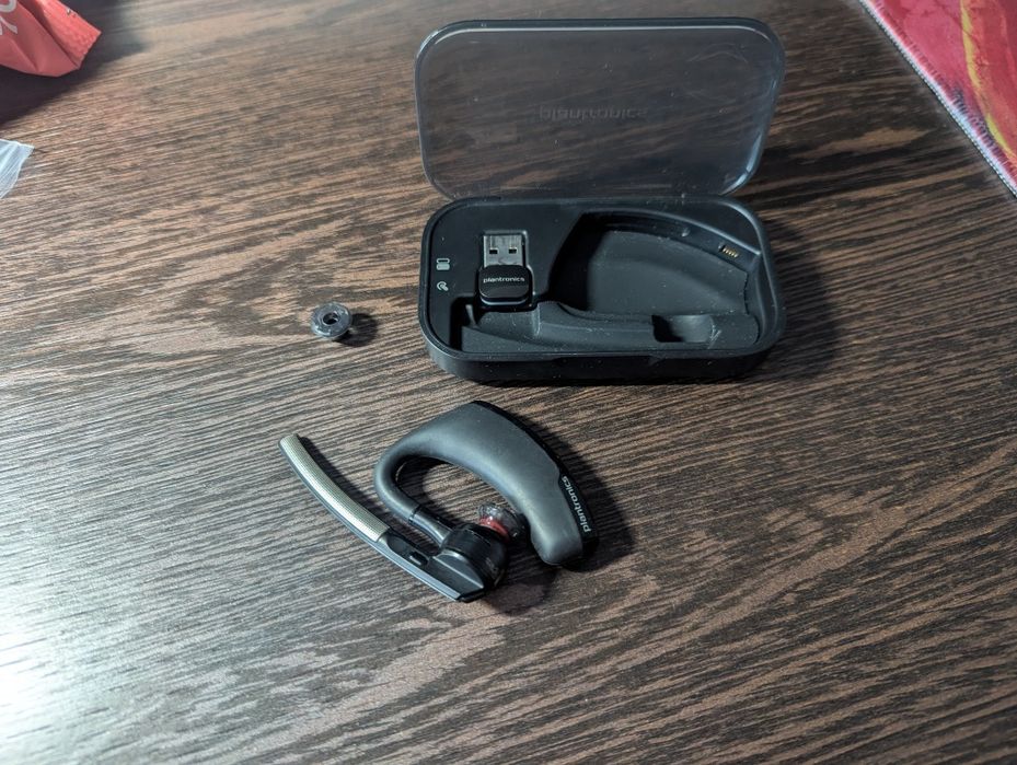 Гарнітура Platronics Voyager legend B235 UC