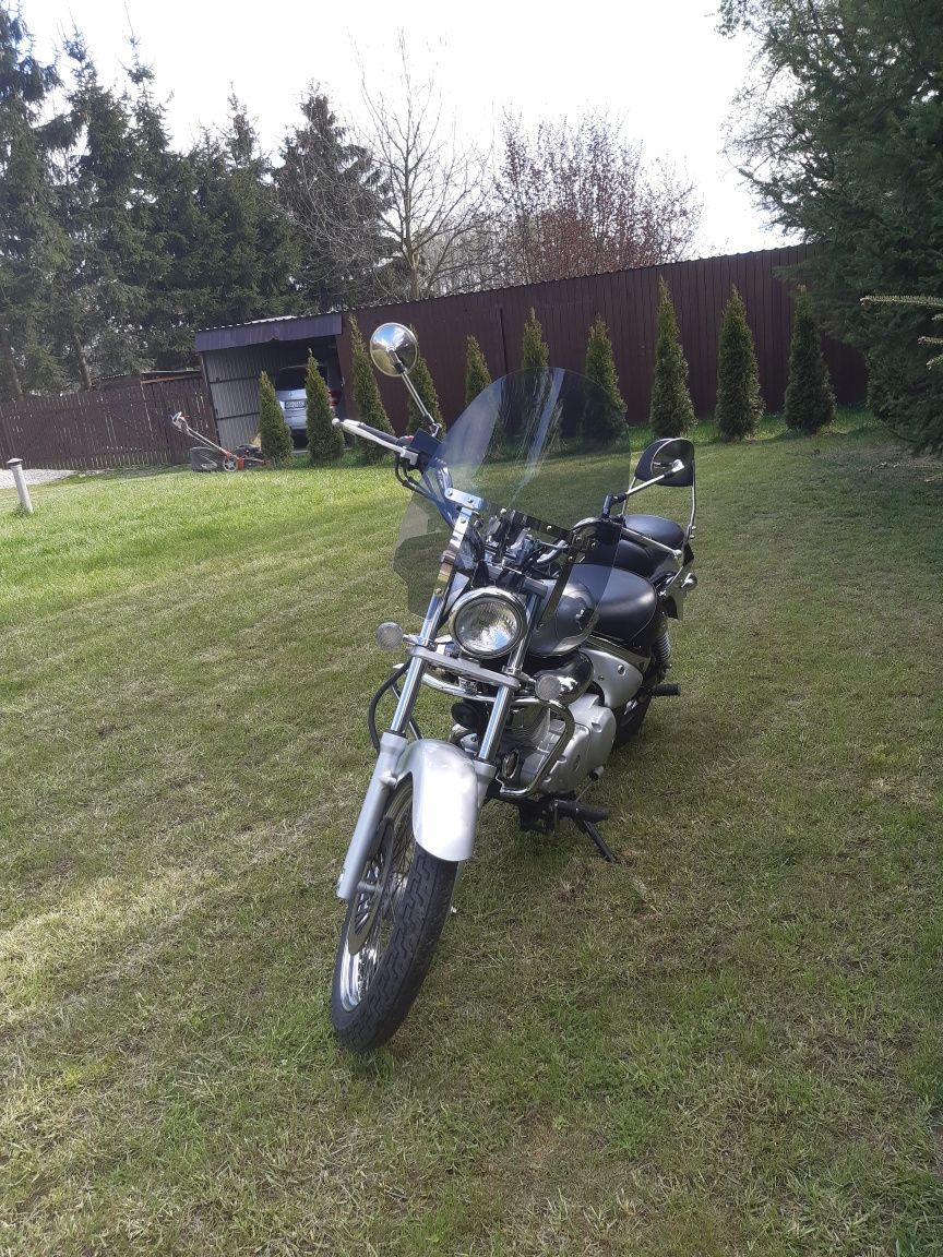 Suzuki Intruder 125 super stan