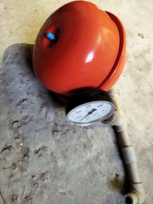 Бак для системи опалення (розширительний бак)