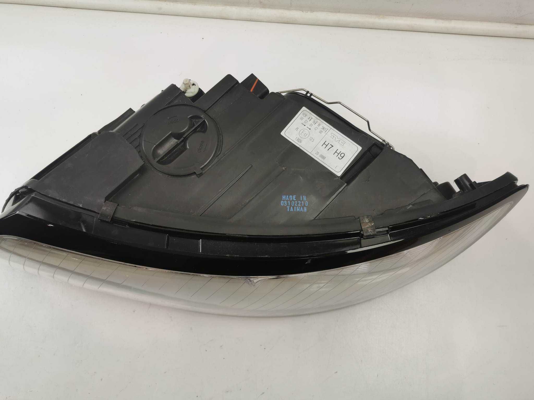Lampa lewa reflektor lewy Volvo S40 V50 NOWA