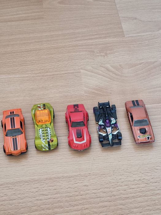 Samochodziki Hot Weels 11 sztuk