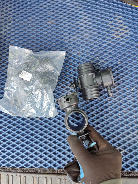 Тройник патрубка радиатора DODGE Journey/CALIBER, JEEP COMPASS/PATRIOT