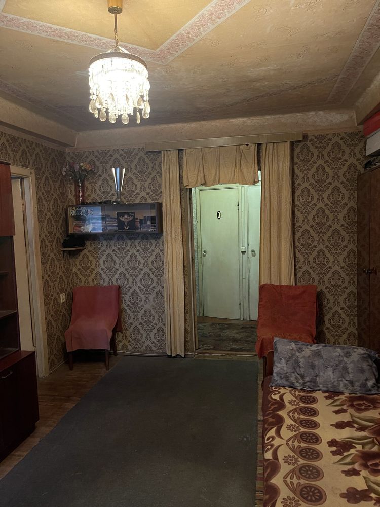 Продаж трьохкімнатної квартири, вул. Бекешкиної, 18А (Карбишева)