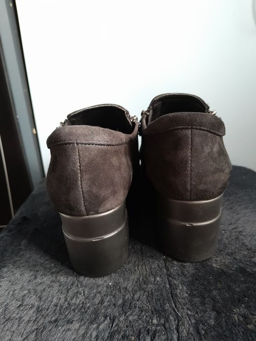 Демісезонні жіночі туфлі.