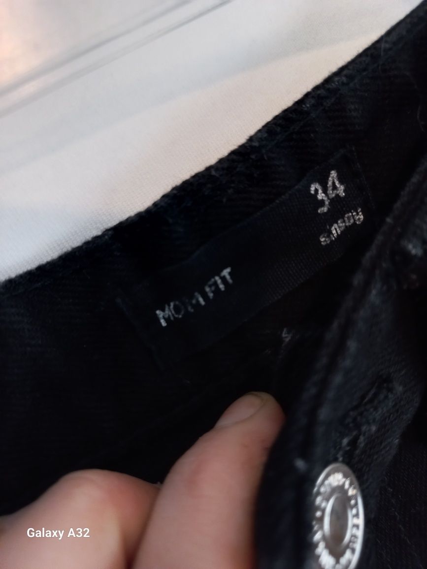 Spodnie jeansowe xs. Mom fit