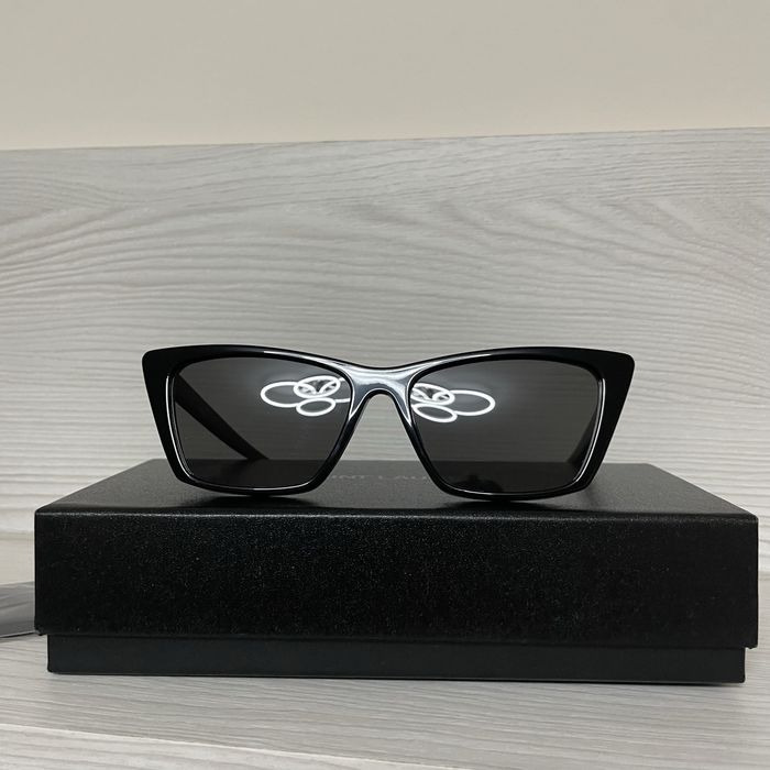 Сонцезахисні окуляри YSL