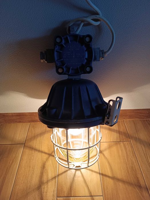 Lampa POLAM OMP-200.