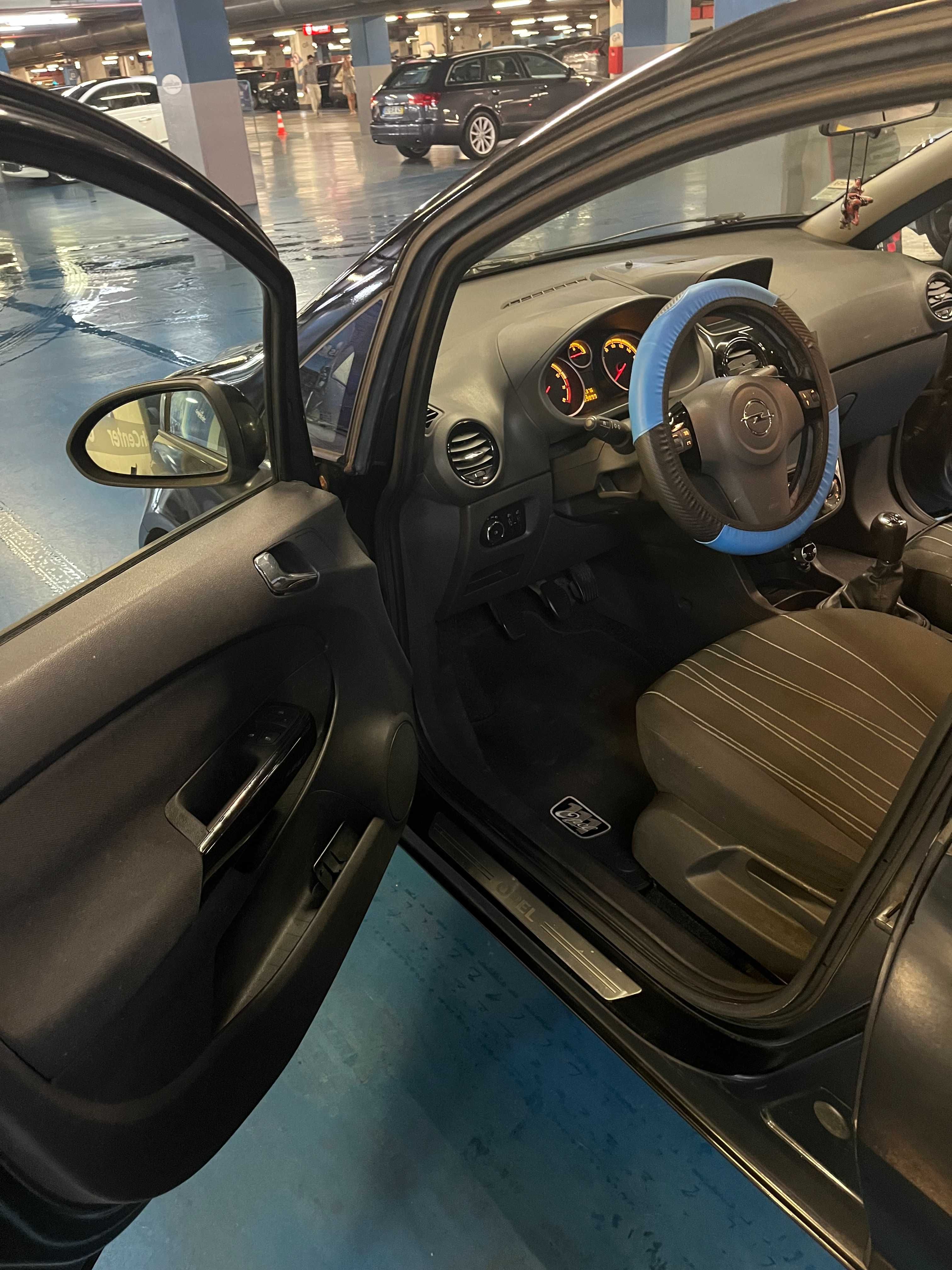 Venda de Opel Corsa D 1.2 Black Edition