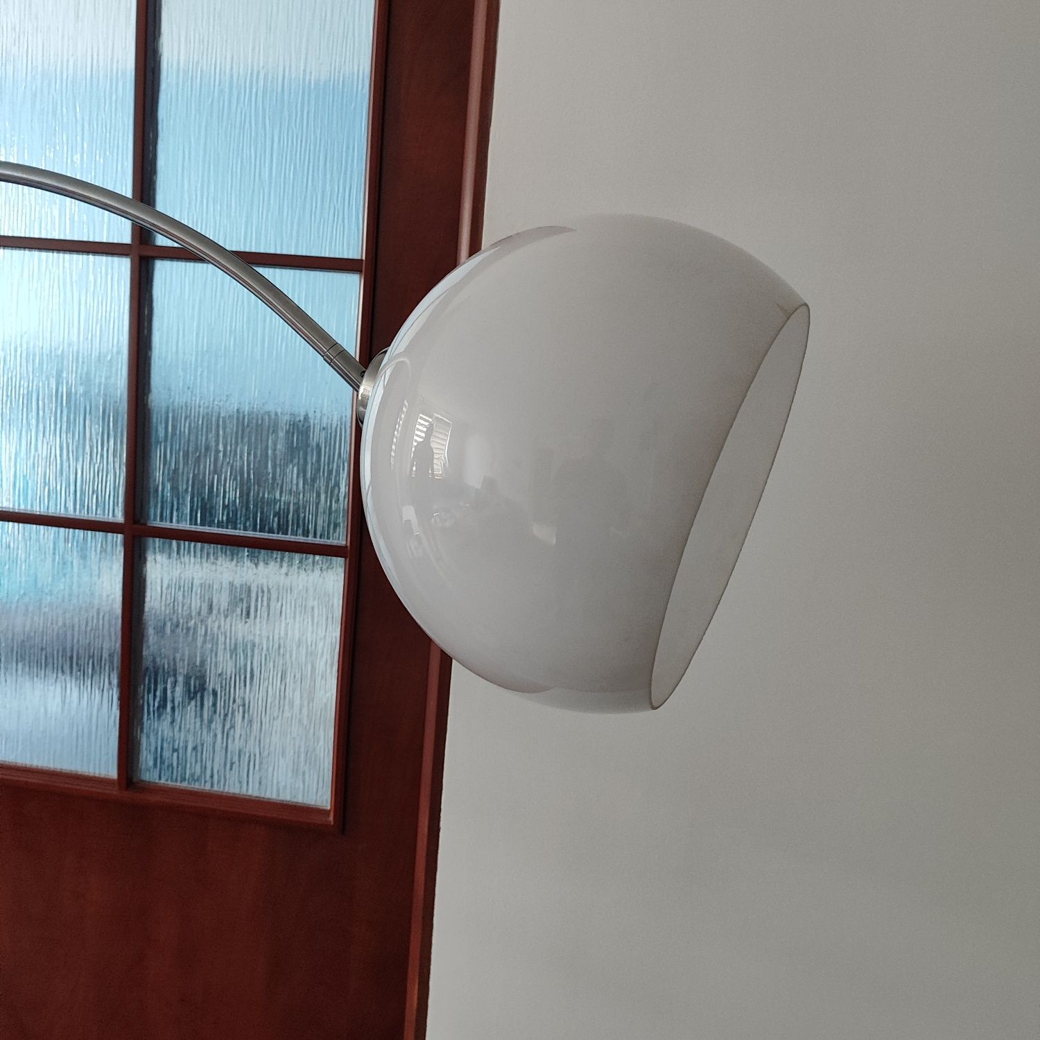 Lampa stojąca podłogowa