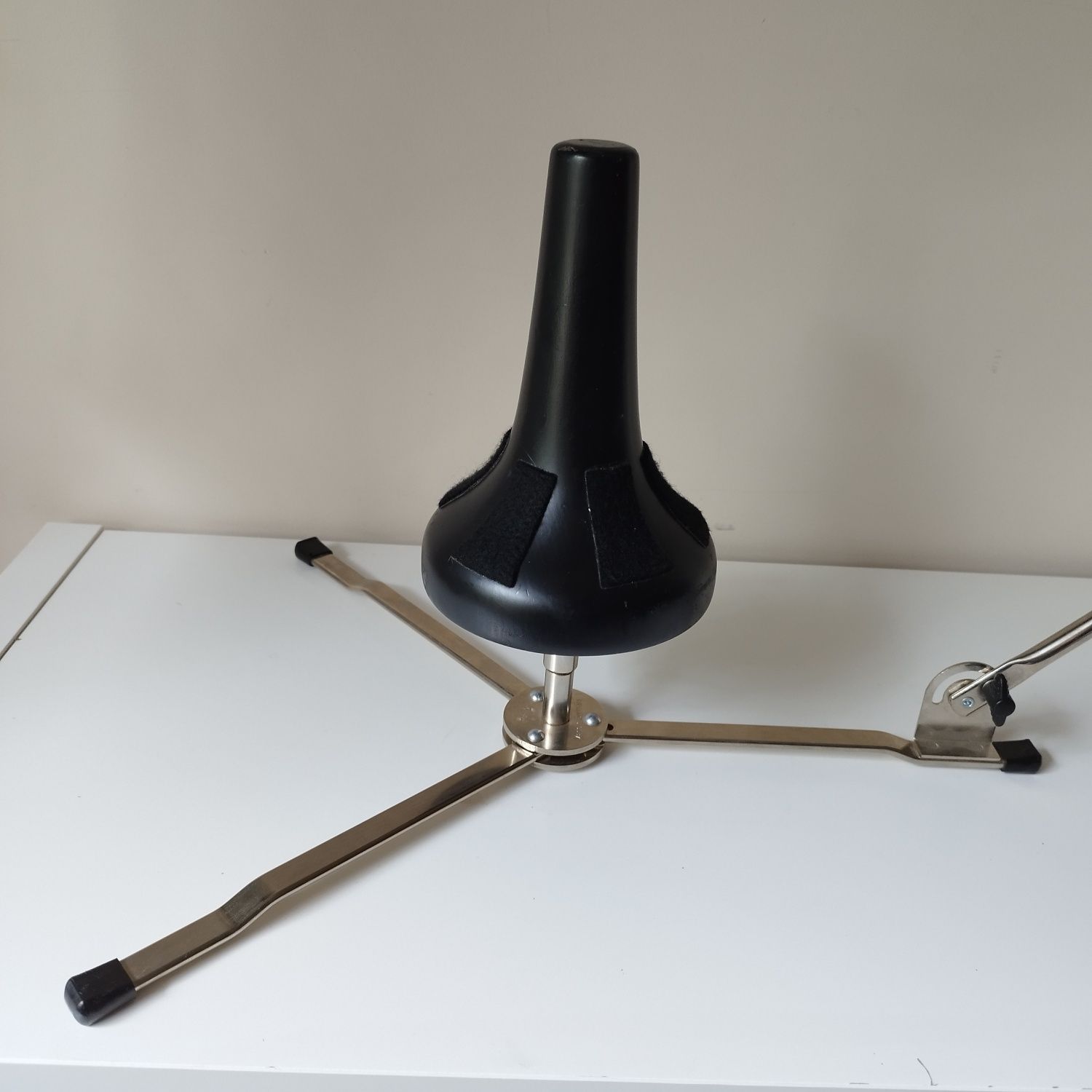 Stojak na waltornię K&M 151/4 Made in Germany