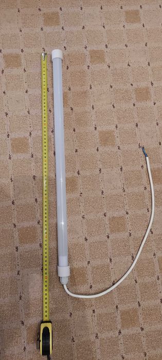 Продаю линейный светодиодный светильник новый