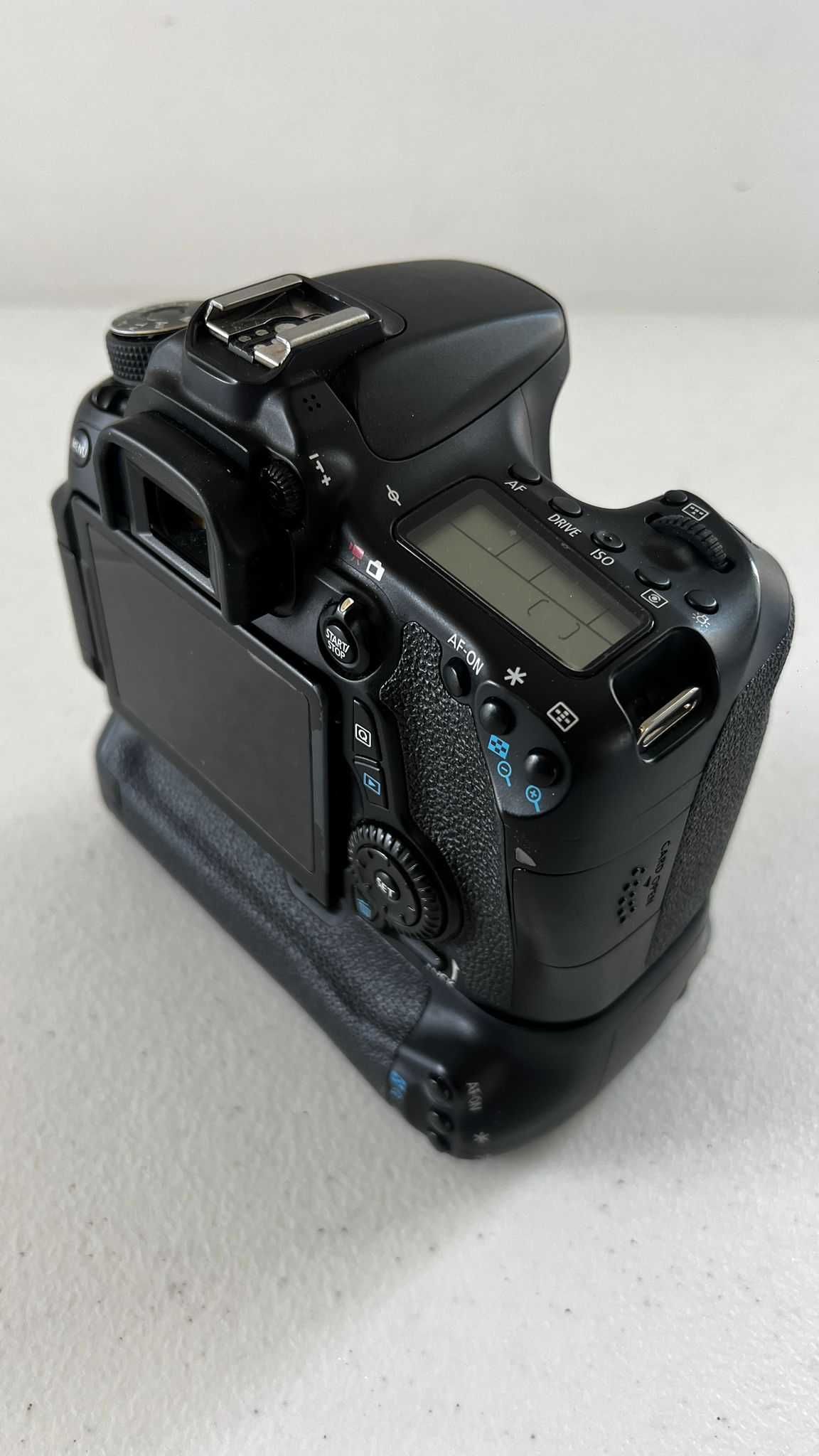 CANON EOS 70D Body com Battery Grip