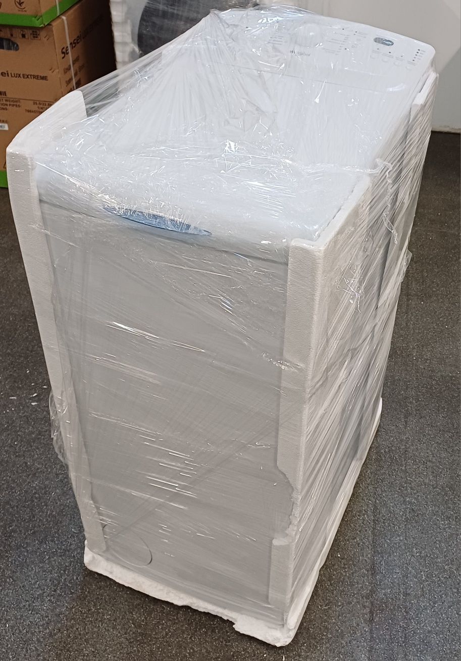 Продам новую стиральную машину Whirlpool AWE 66710