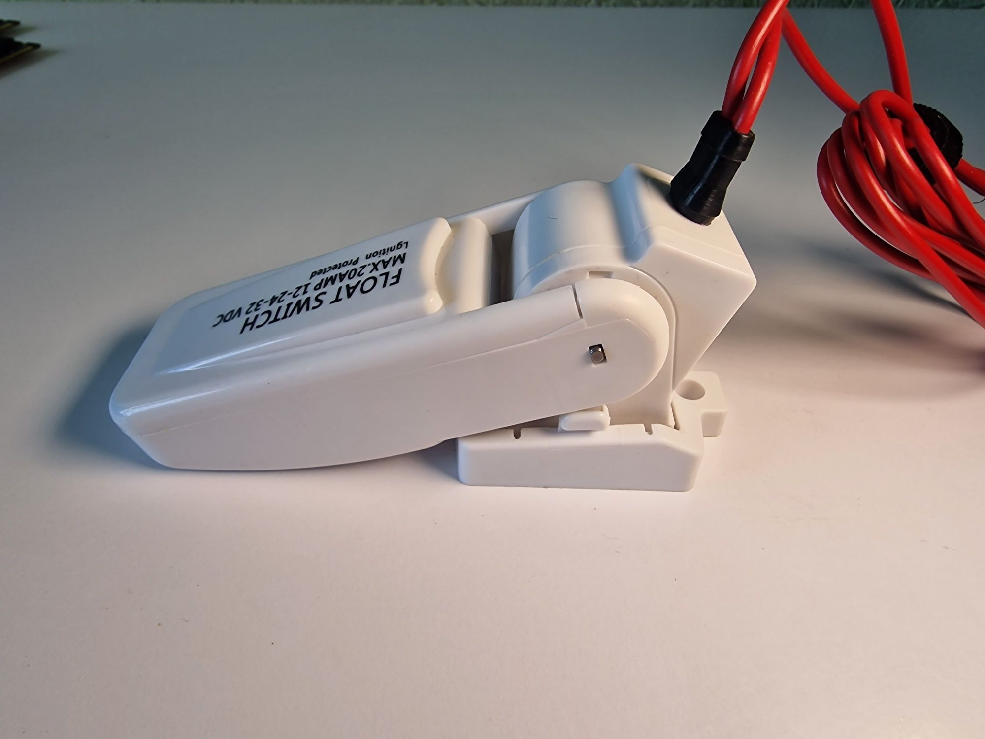Поплавковий вимикач (Float Switch) 12-32V, до 20А