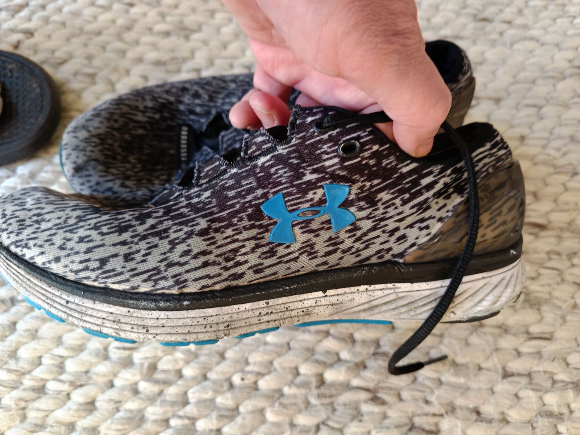 Under Armour buty męskie sportowe rozmiar 44