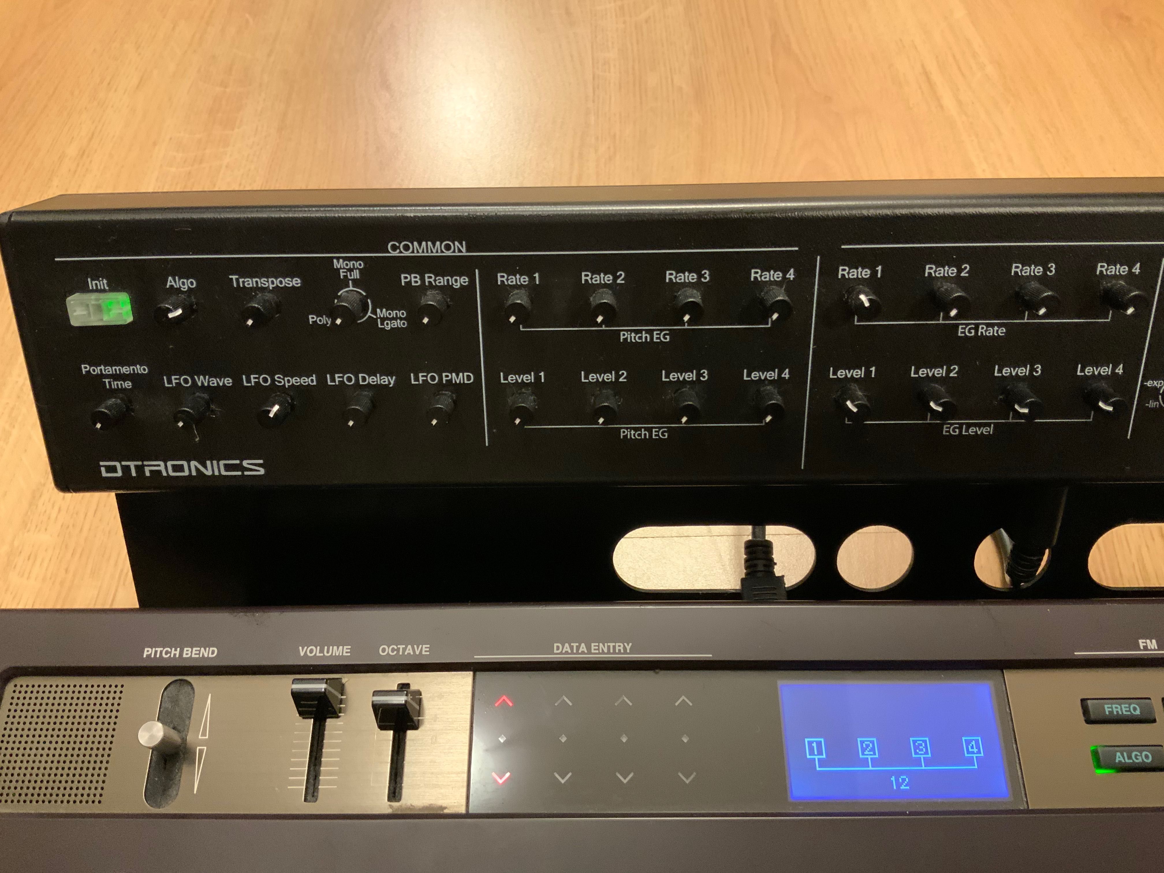 Syntezator YAMAHA DX Reface DT-RDX