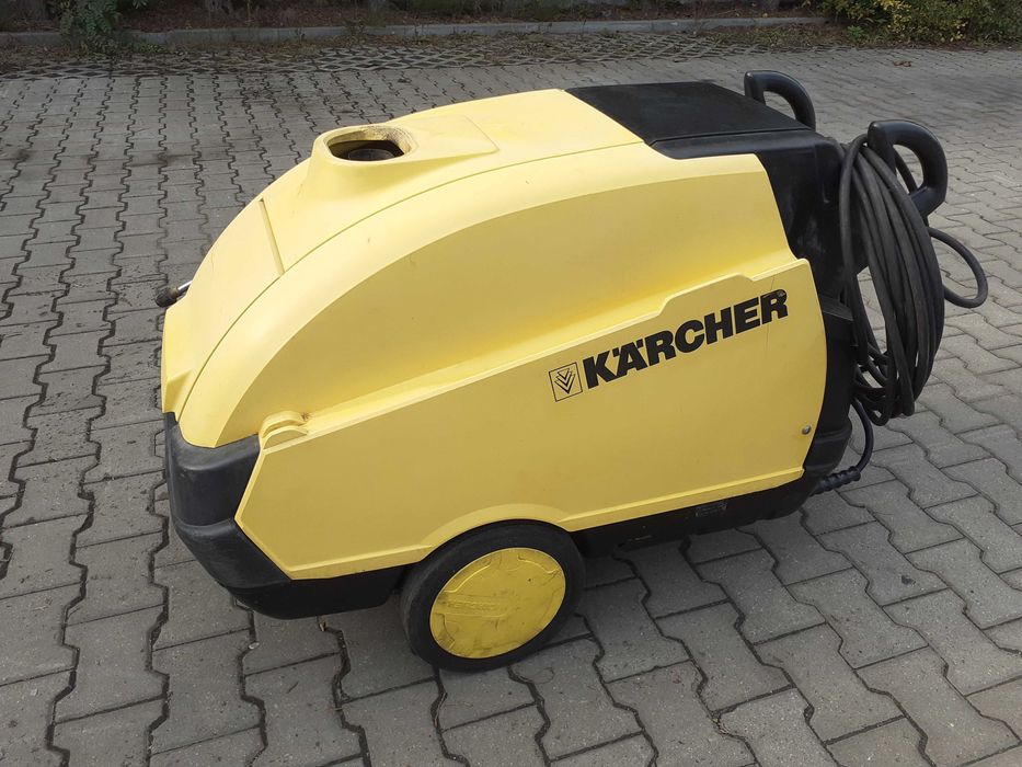 Myjka KARCHER HDS 895  - NOWA wężownica !