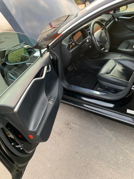 продам Тесла модел S 2016 г.в