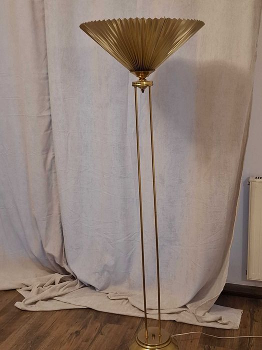 lampa podłogowa, stojąca torch, żółty metal, ciężka, styl lata 50te