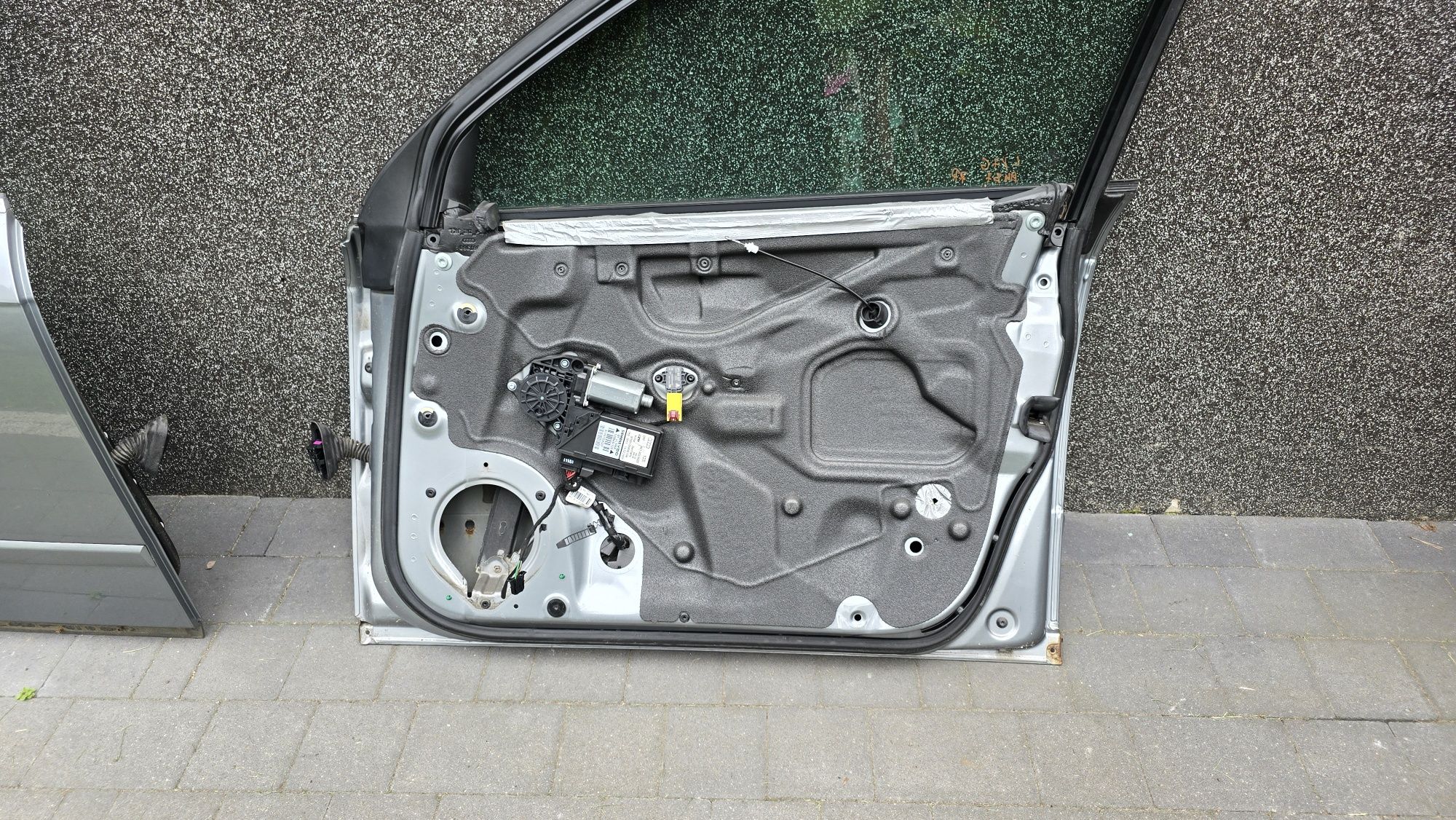 Drzwi prawy przód Audi A4 B7 LY7G