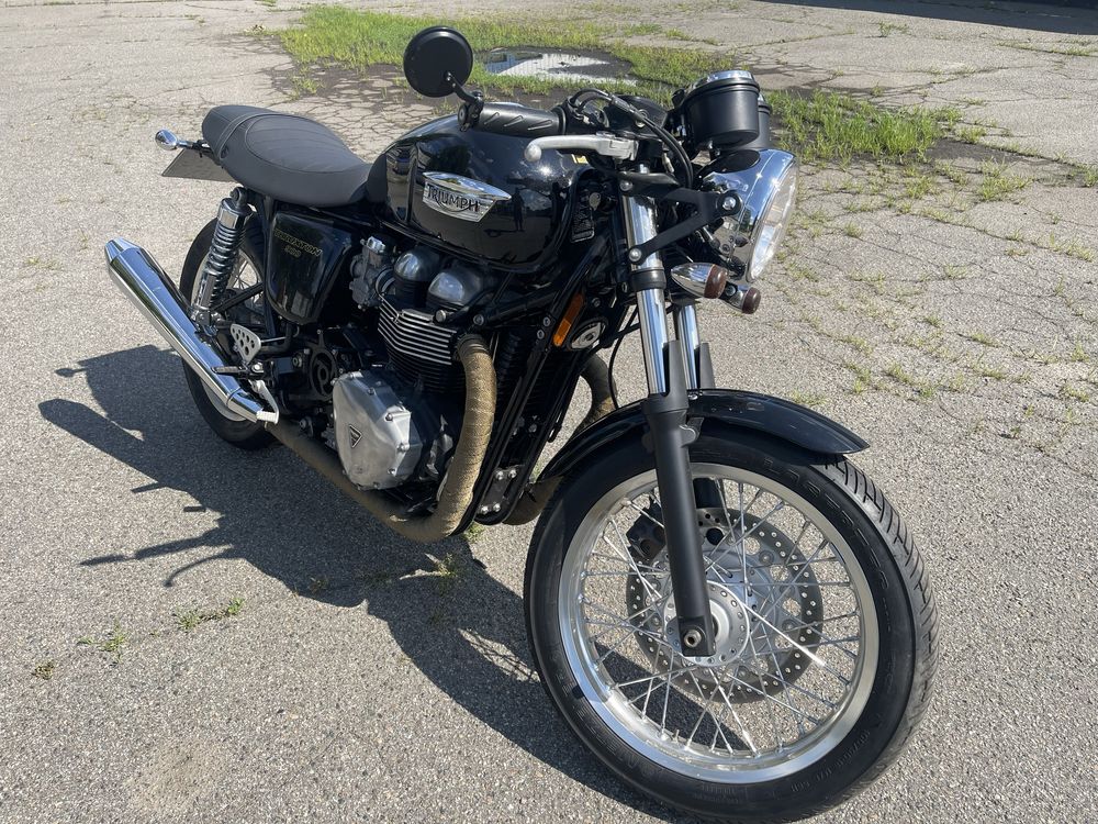 Triumph Thruxton 900