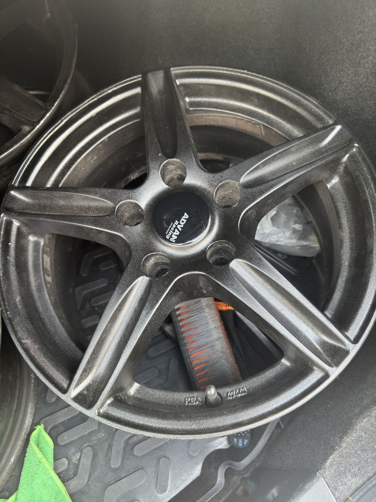 Диски ADVAN черные,  R16 5 болтов. От бмв, встанут почти везде на R16