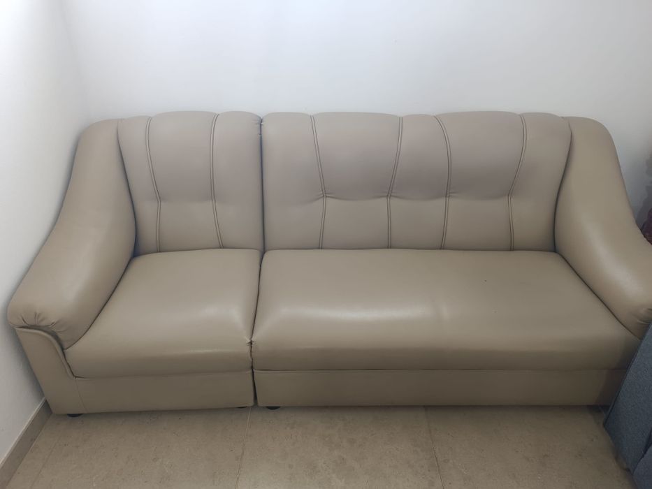 Sofá em pele medida.200×83×70cm