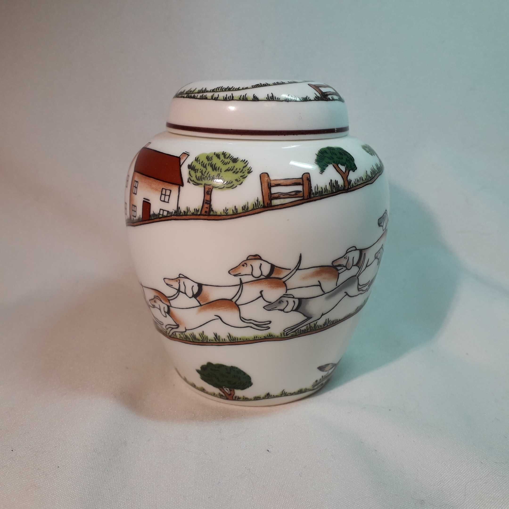 Porcelana Staffordshire waza z przykrywką est 1801