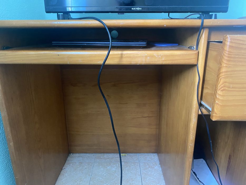 Vendo secretaria em bom estado