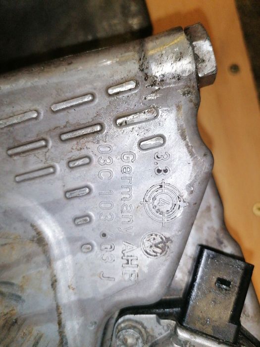 Miska olejowa VW Touran 1.6 FSI 03C103603J