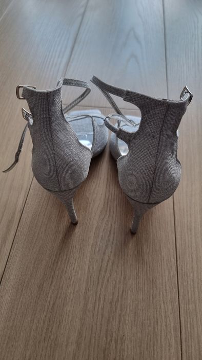 Szare szpilki DeeZee rozmiar 40